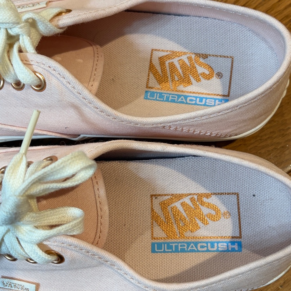 Vans Authentic Low-Top Canvas Sneakers in Light Pink 8.5 - Picture 3 of 9
